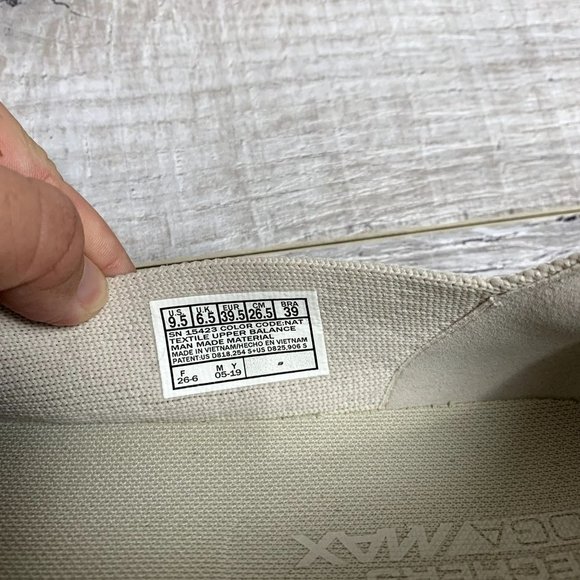 Skechers Womens Cream GOGA MAX Slip On Sneaker Size 9.5 Gen 5 Knit NEW - Picture 8 of 10